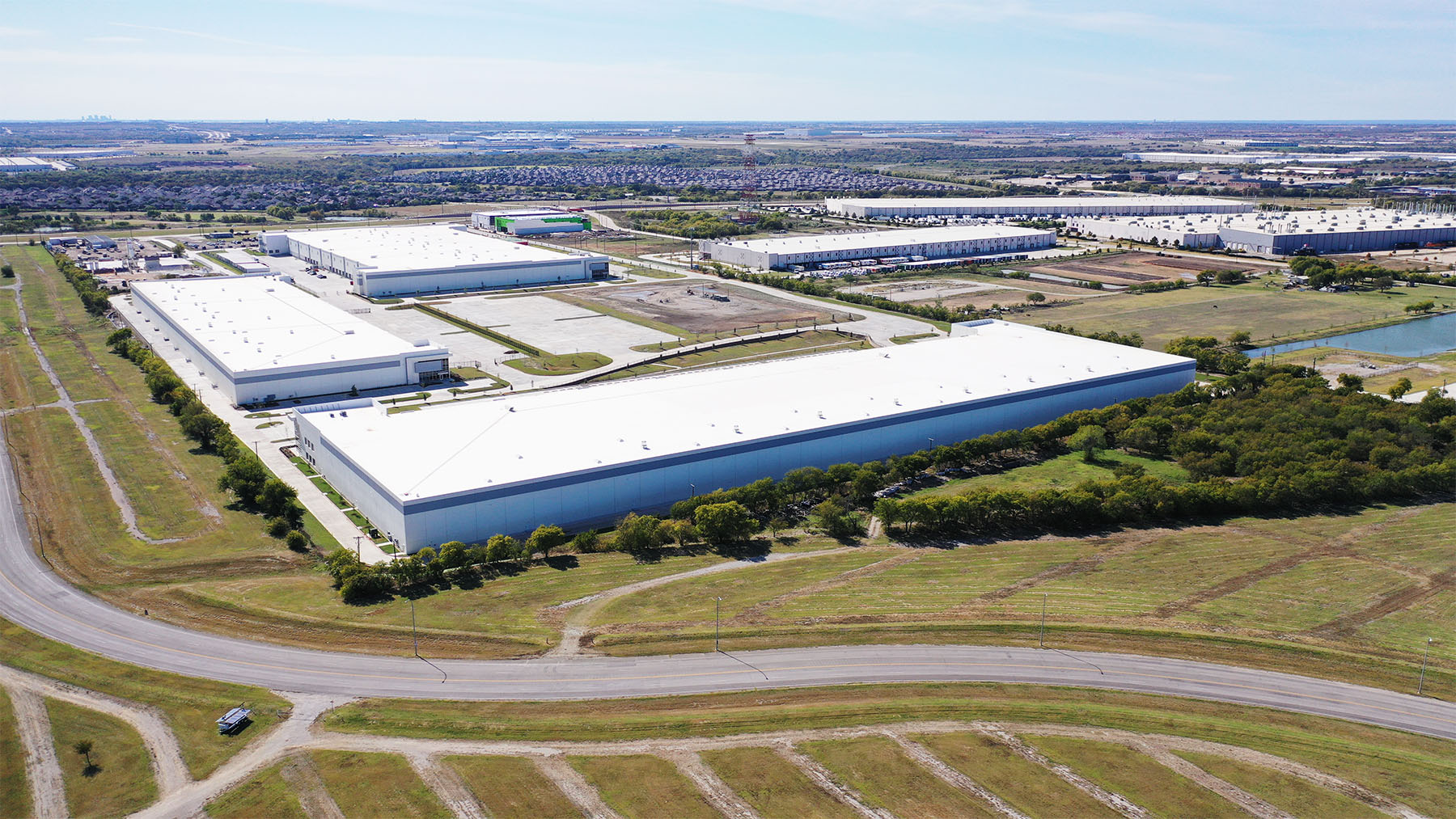 JLL Income Property Trust Buys Dallas/Fort Worth Industrial Distribution Center