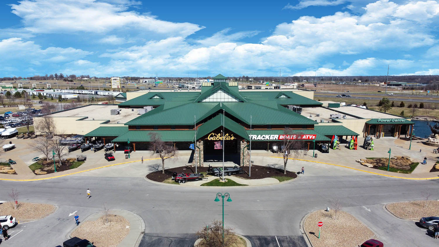 CAI Investments Buys Kansas City Retail Property for DST Offering