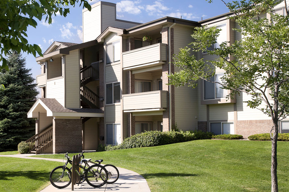 JLL Income Property Trust Buys Another Denver-Area Multifamily Property from Inland Private