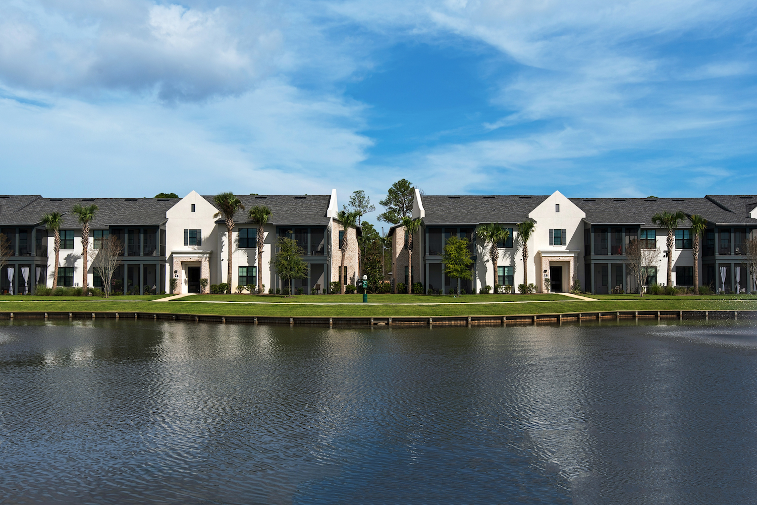 Capital Square Buys Multifamily Community in Florida for DST Offering