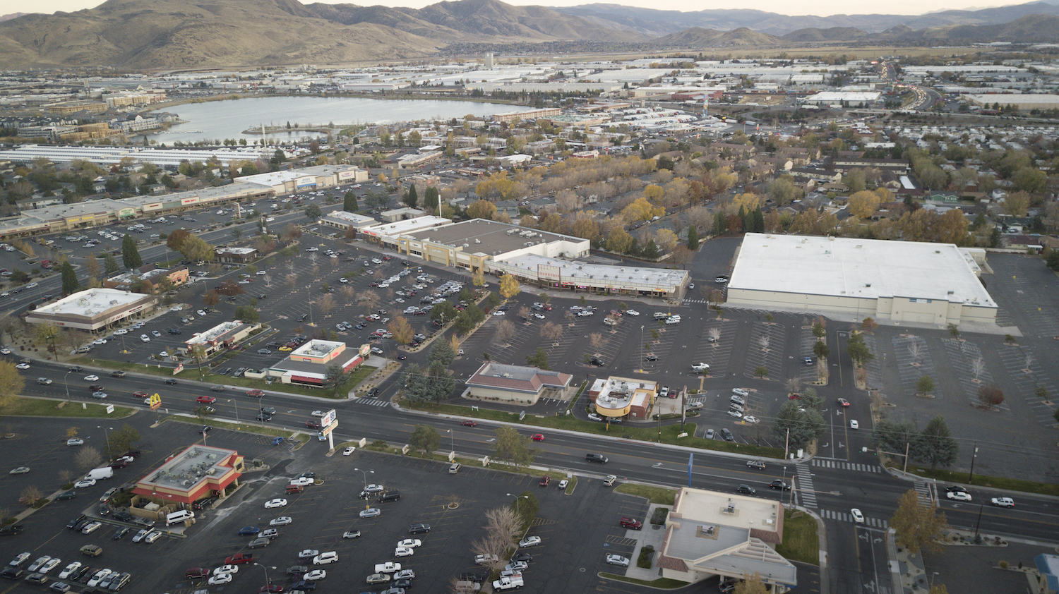 Shopoff Sells Shopping Center in Nevada for $18 Million